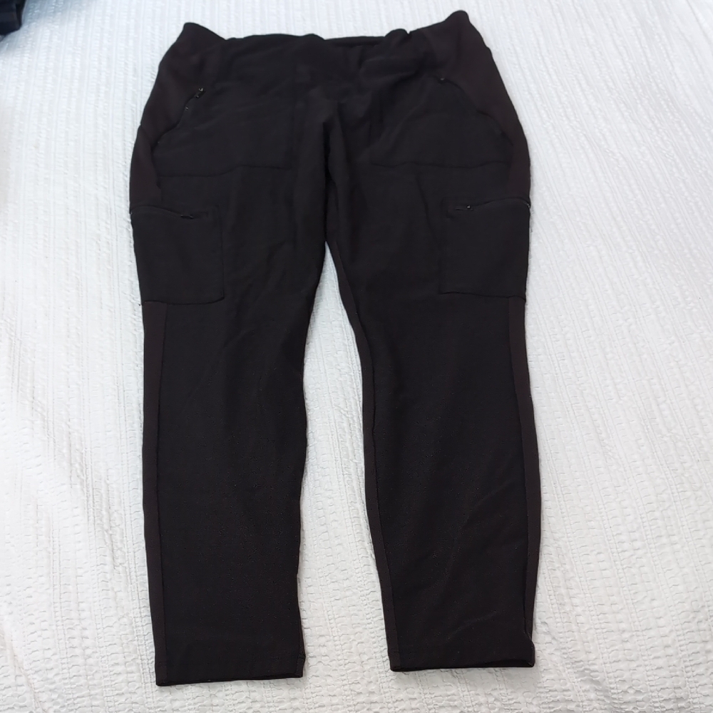 Athleta Headlands Hybrid Cargo Tight Legging